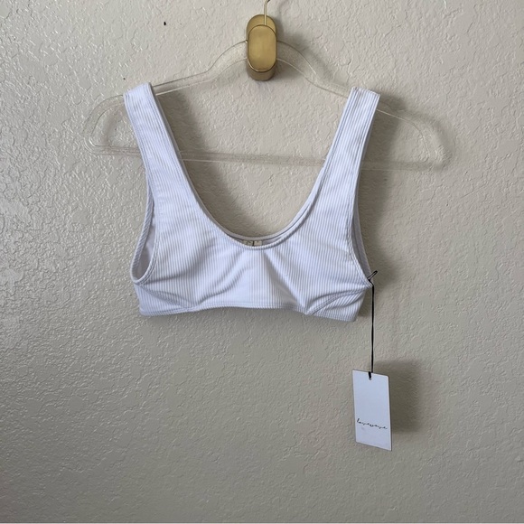 BNWT LOVEWAVE x Revolve Bambam Top in White bikini top size small - Picture 9 of 10